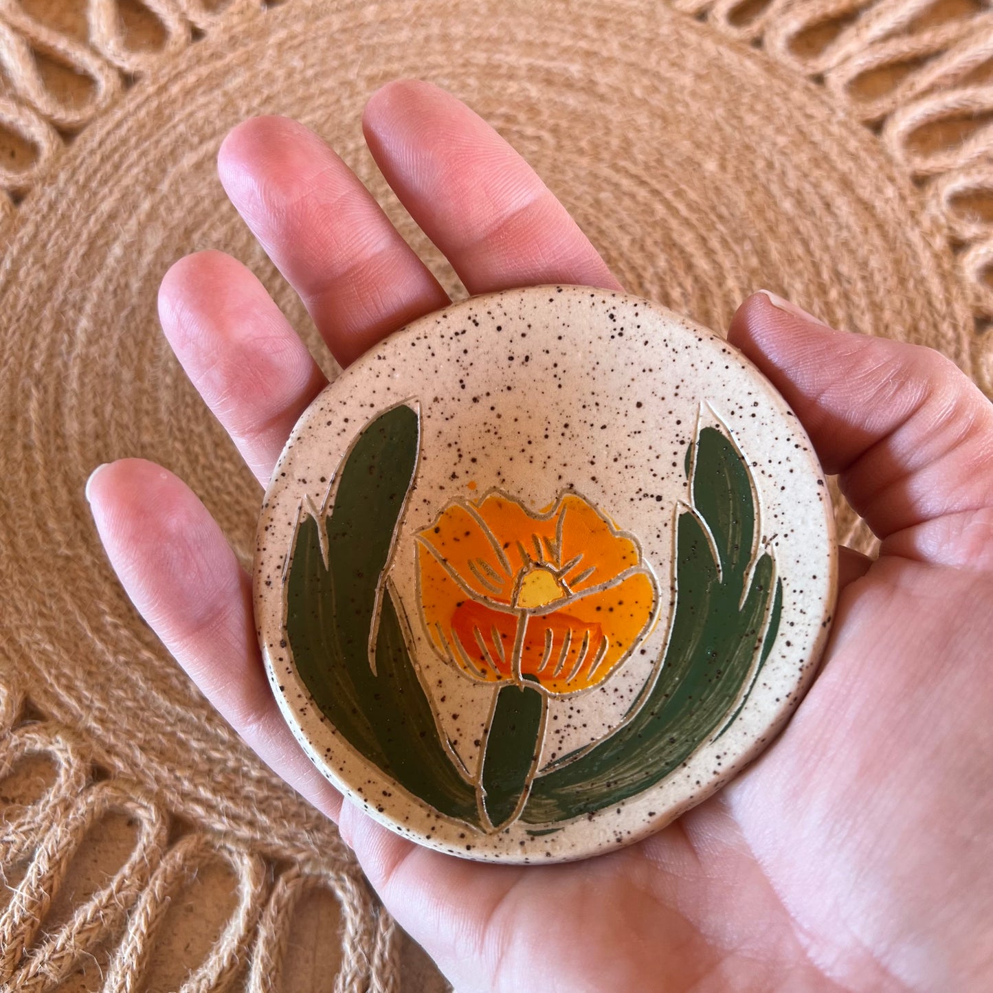 Globe Mallow Sgraffito Tea Rest