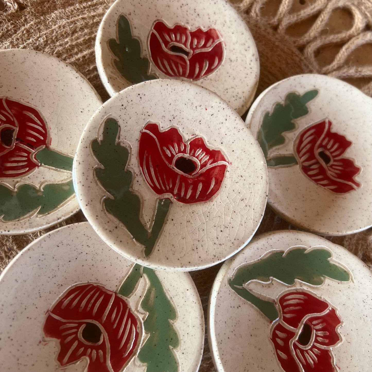Poppy Sgraffito Tea Rest