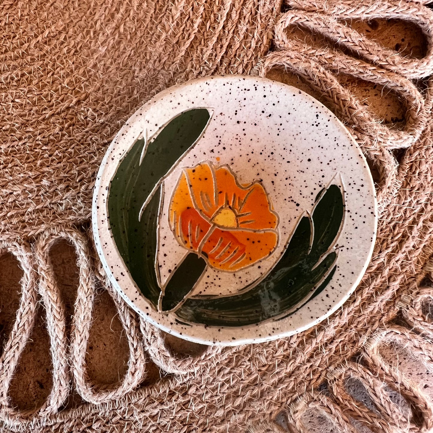 Globe Mallow Sgraffito Tea Rest